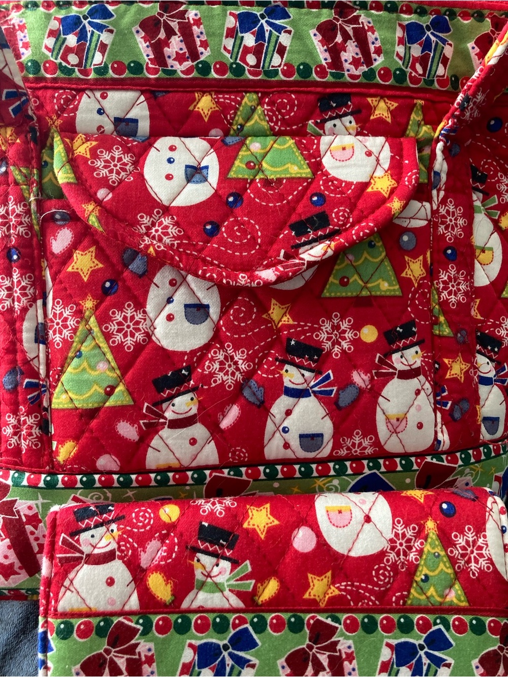 Quilted Red Holiday Snowman Tote Bag w/Matching Wallet - Picture 4 of 16